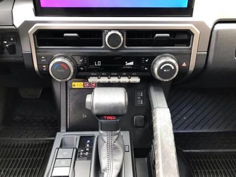 Certified 2025 Toyota 4Runner TRD Off-Road Premium w/ Tow Technology Package AWD/4WD image 17