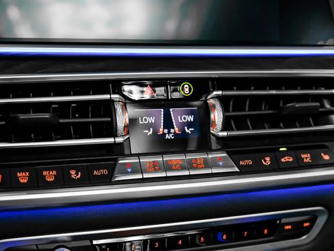 Used 2020 BMW X7 xDrive40i w/ Premium Package AWD/4WD image 31