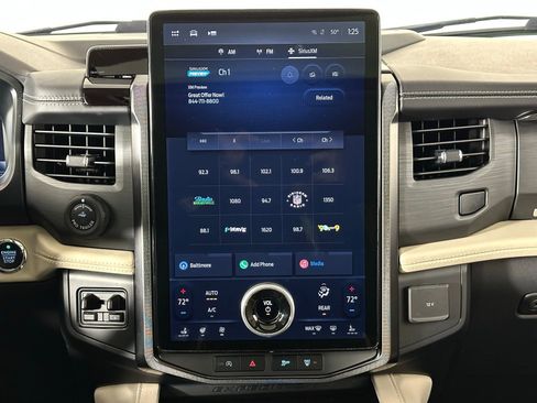 Used 2023 Ford Expedition Platinum image 18
