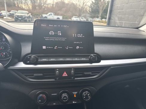 Used 2024 Kia Forte LXS w/ LXS Technology Package image 19