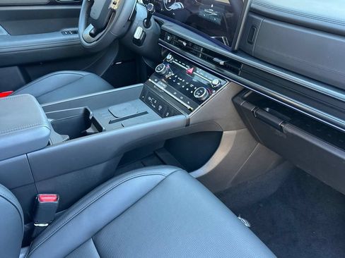 Used 2025 Hyundai Santa Fe Calligraphy FWD image 13