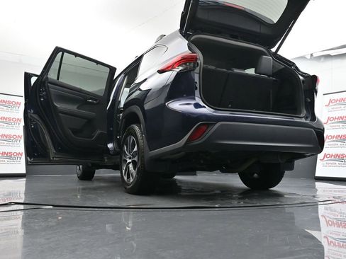 Used 2023 Toyota Highlander XLE image 48