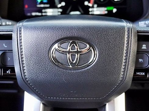 Used 2024 Toyota Sequoia Capstone AWD/4WD image 51
