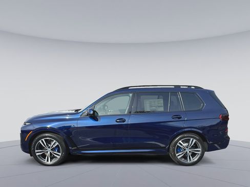 New 2026 BMW X7 xDrive40i w/ M Sport Package AWD/4WD image 8