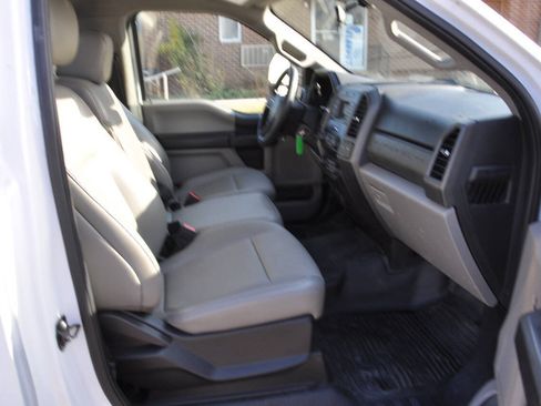 Used 2021 Ford F250 XL w/ Power Equipment Group RWD image 25