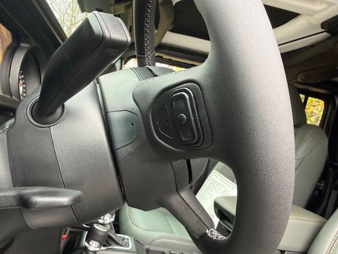 New 2026 Jeep Gladiator Mojave image 16