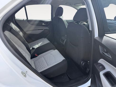 Used 2021 Chevrolet Equinox LS image 18