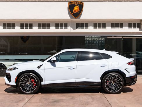 Used 2026 Lamborghini Urus SE AWD/4WD image 14