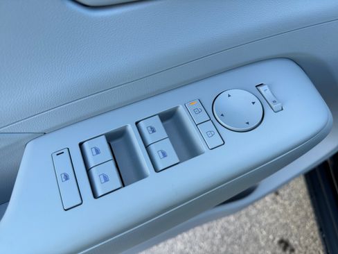 New 2026 Hyundai Kona SE image 18