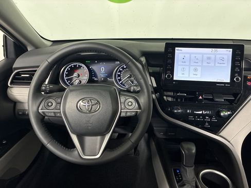 Used 2022 Toyota Camry XLE image 15