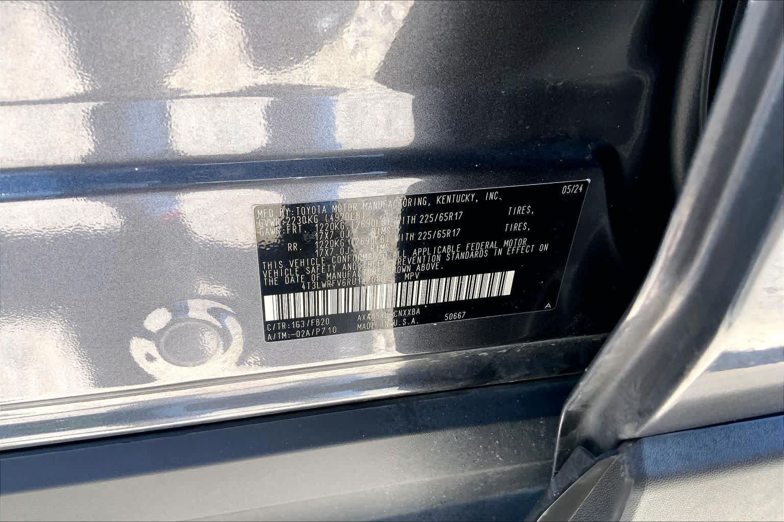 Used 2024 Toyota RAV4 LE AWD/4WD image 33