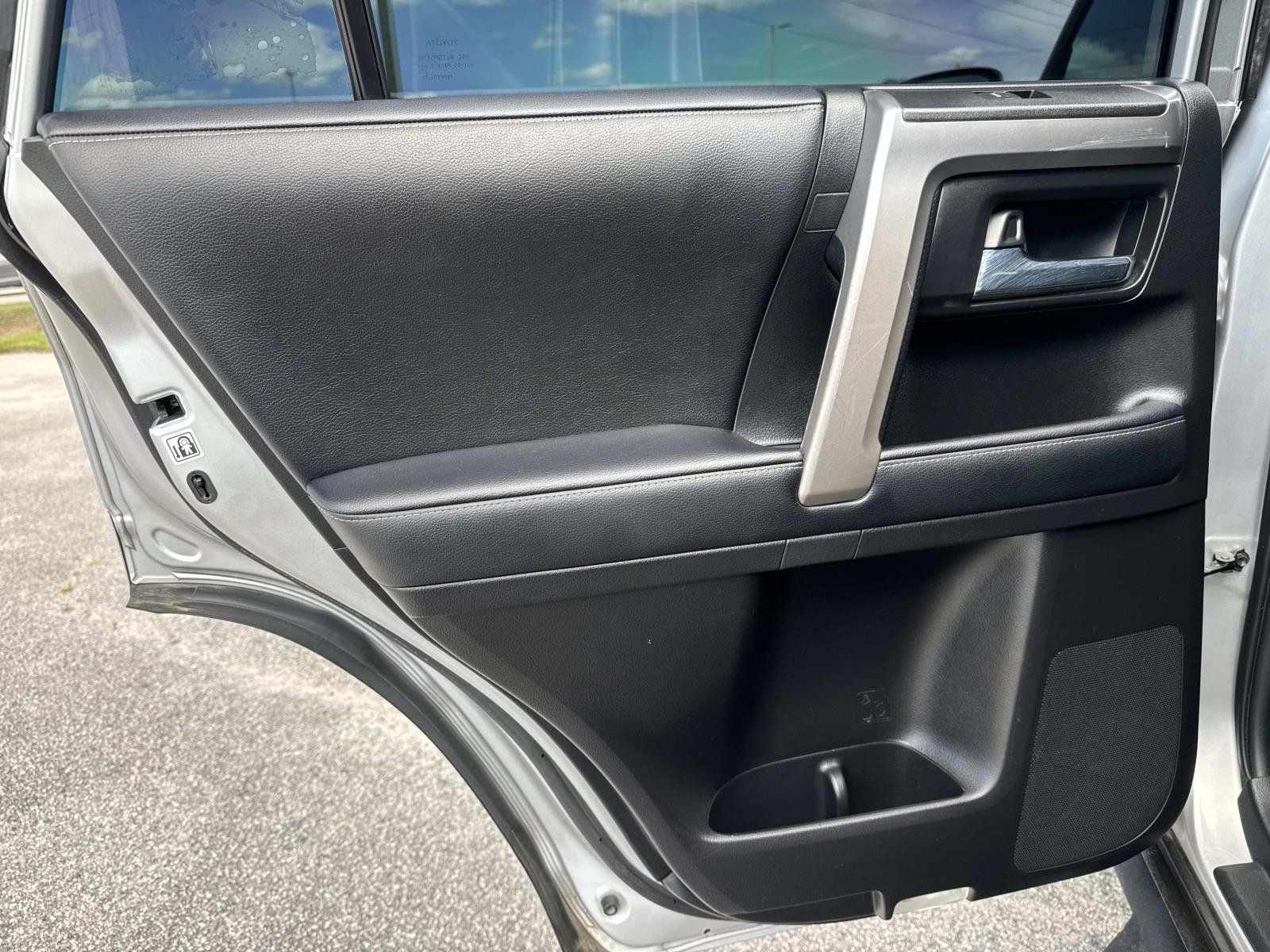 Used 2022 Toyota 4Runner SR5 Premium w/ Moonroof Package AWD/4WD image 15