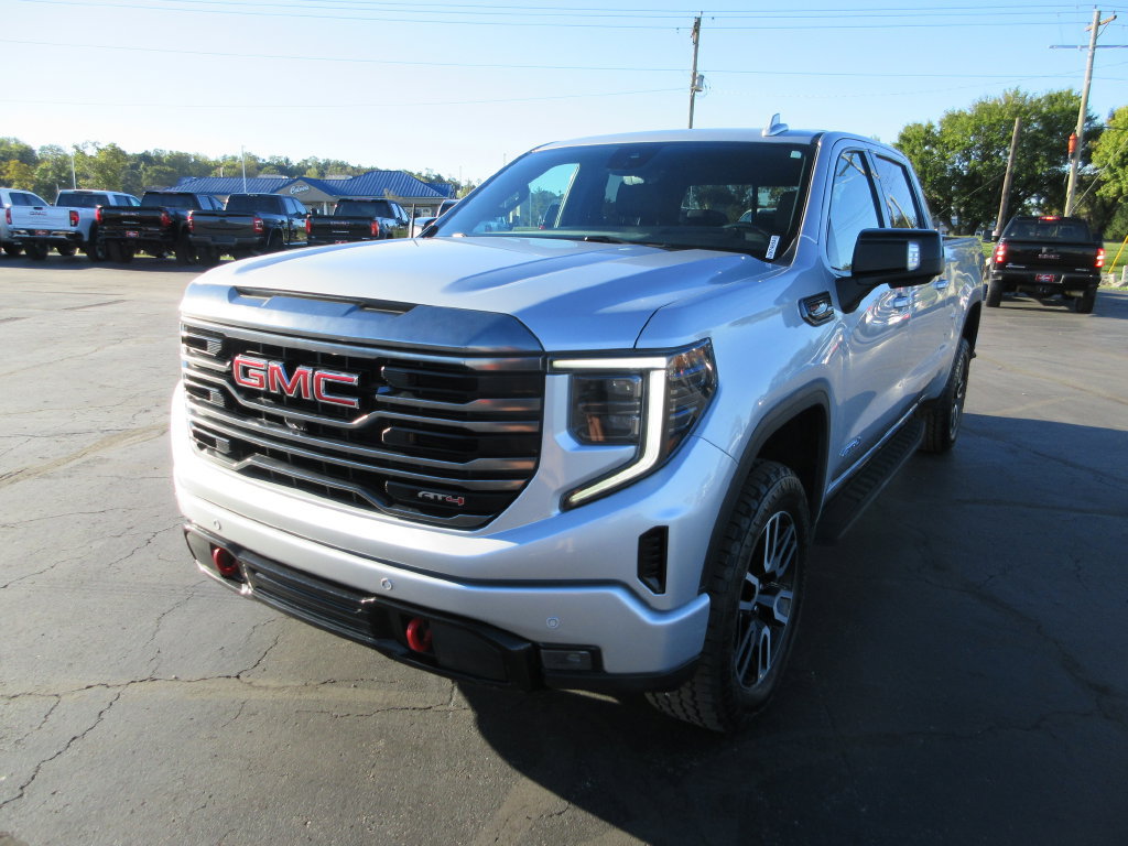 Used 2022 GMC Sierra 1500 AT4 w/ AT4 Premium Package AWD/4WD image 10
