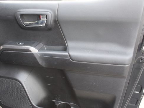 Used 2021 Toyota Tacoma TRD Off-Road image 27