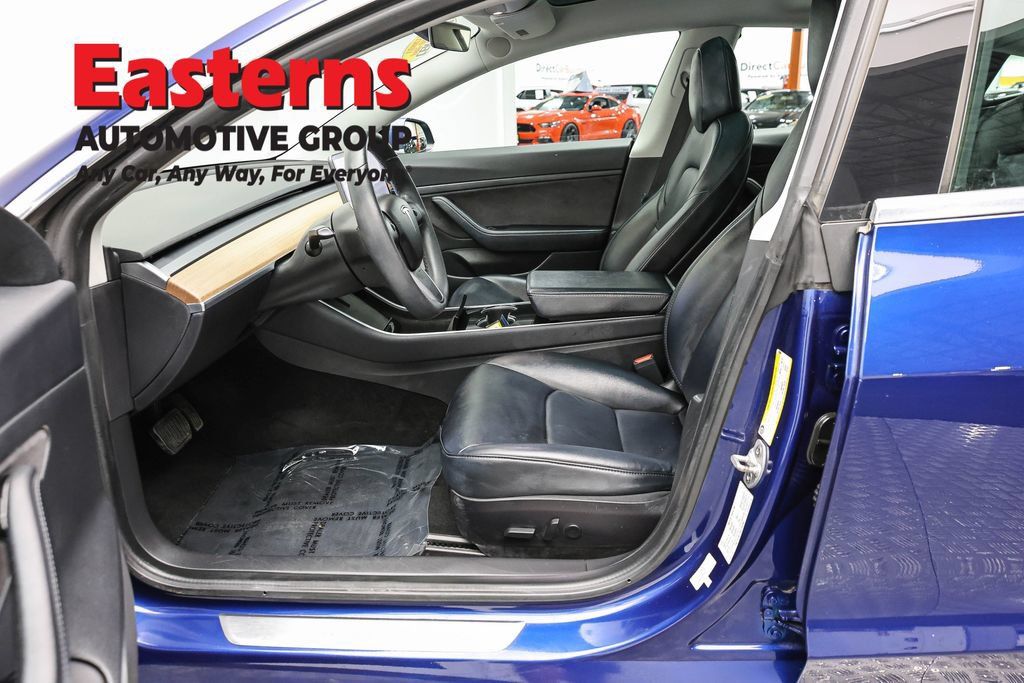 Used 2020 Tesla Model 3 Standard Range RWD image 16