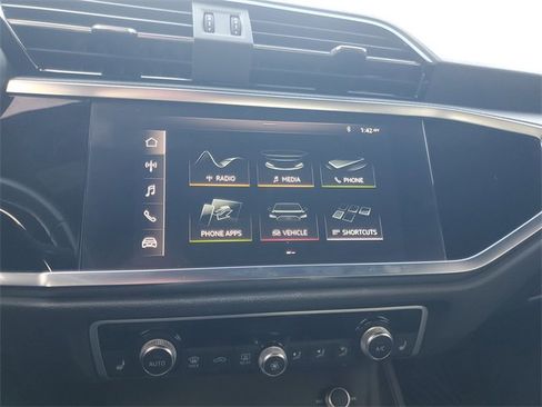 Used 2021 Audi Q3 2.0T Premium image 22