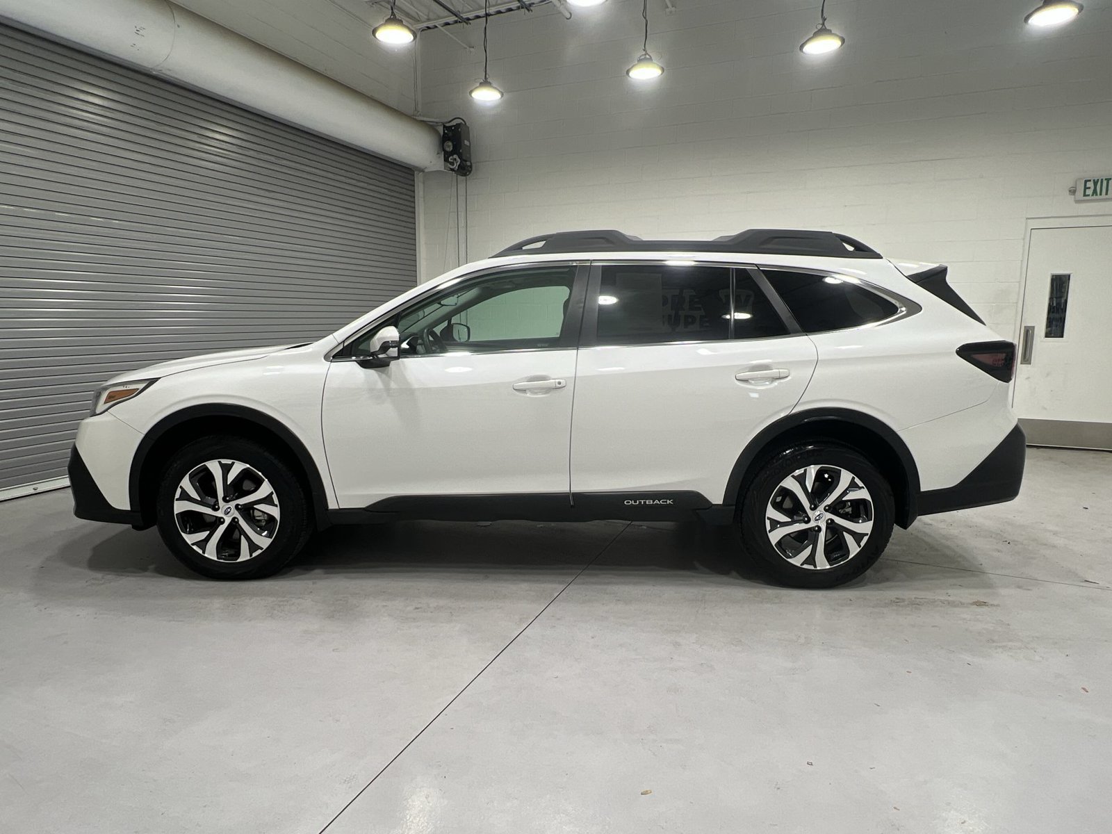 Used 2022 Subaru Outback Limited AWD/4WD image 5