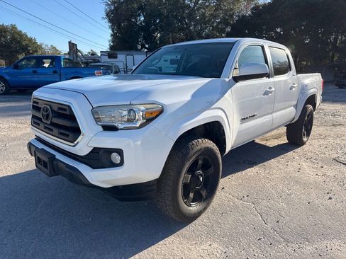 Used 2016 Toyota Tacoma SR5 w/ Towing Package image 1