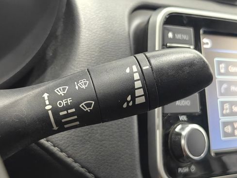 Used 2023 Nissan Versa S FWD image 13