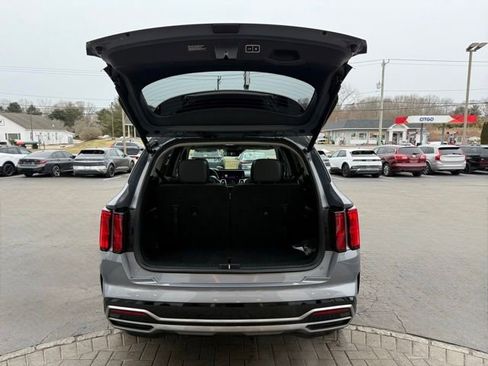 Used 2023 Kia Sorento SX image 11