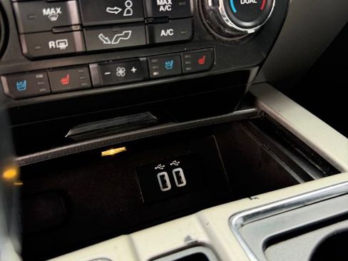 Used 2016 Ford F150 Lariat image 19