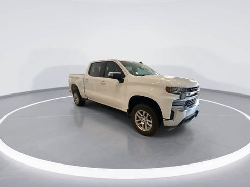 Used 2020 Chevrolet Silverado 1500 LT w/ Convenience Package AWD/4WD image 2