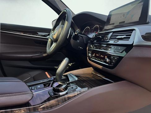 Used 2018 BMW M550i xDrive AWD/4WD image 31