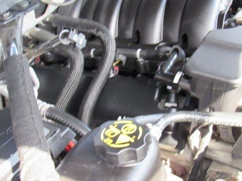 Used 2018 Chevrolet Silverado 1500 Custom w/ Custom Value Package AWD/4WD image 24