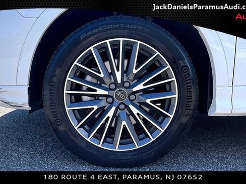 Used 2023 Audi Q3 2.0T Premium w/ Convenience Package AWD/4WD image 8