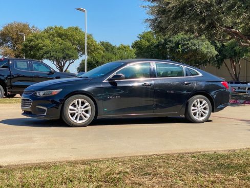 Used 2017 Chevrolet Malibu LT w/ Leather Package image 19