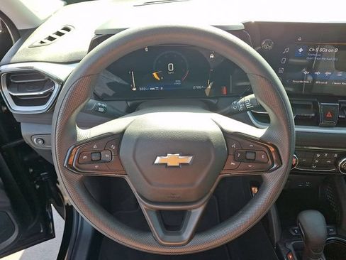 Used 2025 Chevrolet TrailBlazer LT AWD/4WD image 19