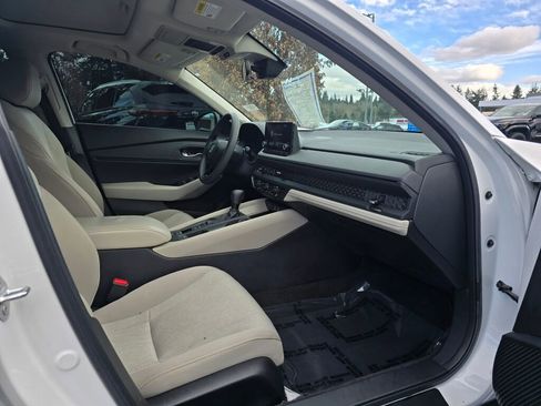 Certified 2023 Honda Accord EX image 8