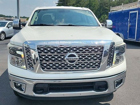 Used 2018 Nissan Titan SL w/ Chrome Package AWD/4WD image 3