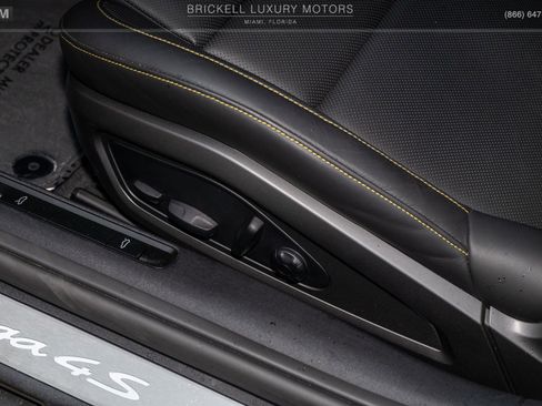 Used 2023 Porsche 911 Targa 4S w/ Premium Package image 61