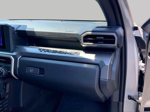 Used 2024 Toyota Tacoma TRD Off-Road AWD/4WD image 19