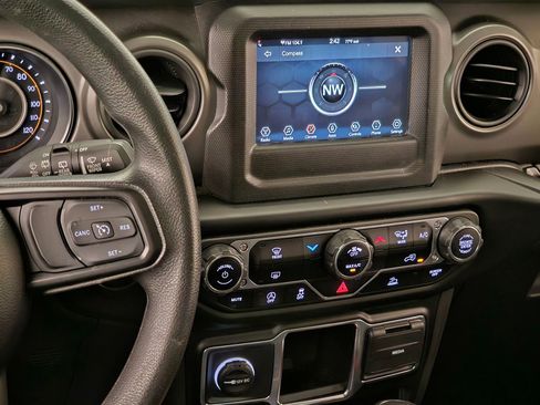 Used 2022 Jeep Wrangler Unlimited Sport AWD/4WD image 16