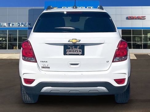 Used 2017 Chevrolet Trax LT w/ LT Convenience Package FWD image 5