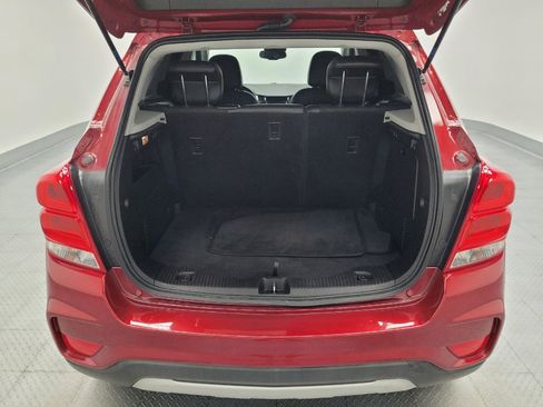Used 2020 Chevrolet Trax LT w/ LT Convenience Package FWD image 29