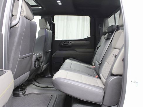 Used 2023 Chevrolet Silverado 1500 ZR2 w/ Technology Package AWD/4WD image 10