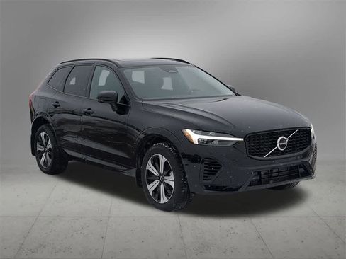 Certified 2025 Volvo XC60 T8 Core w/ Protection Package Premier image 8