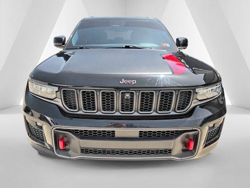 Used 2022 Jeep Grand Cherokee Trailhawk w/ Luxury Tech Group III AWD/4WD image 2