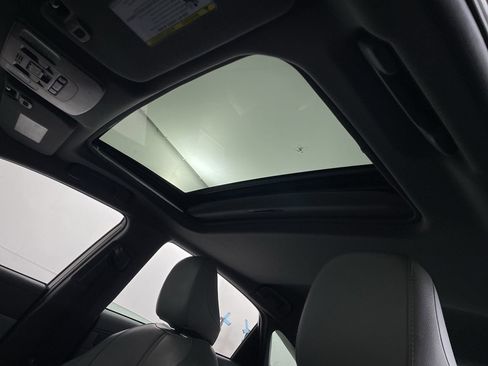 Used 2019 Toyota Avalon XLE image 19