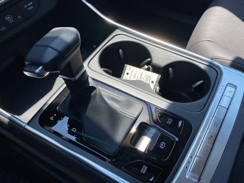 New 2026 Kia Carnival EX FWD image 19