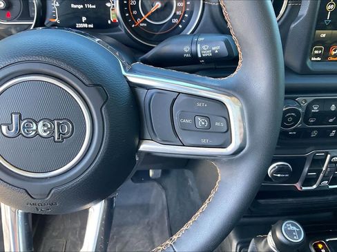 Certified 2023 Jeep Gladiator Overland image 46