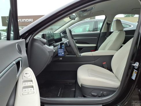 Used 2026 Hyundai Sonata SEL FWD image 14