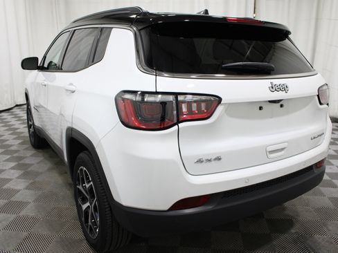 Used 2025 Jeep Compass Limited AWD/4WD image 31