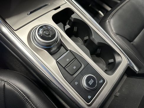 Used 2021 Ford Explorer XLT w/ Equipment Group 202A AWD/4WD image 26