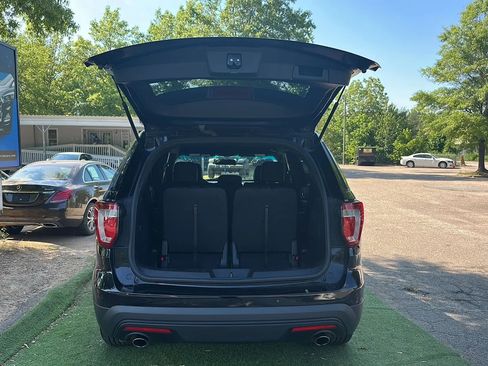 Used 2017 Ford Explorer XLT AWD/4WD image 10