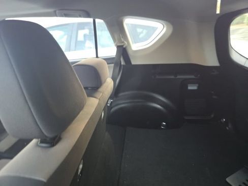 Used 2014 Toyota RAV4 XLE AWD/4WD image 10