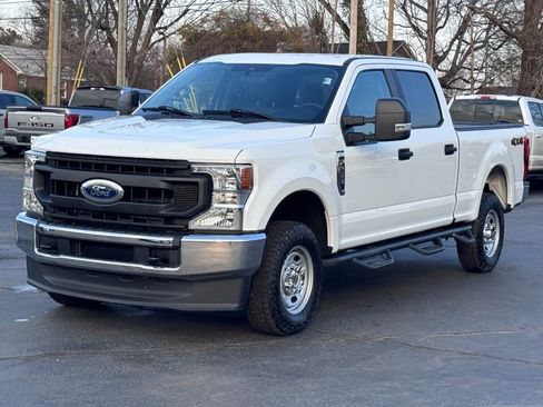 Used 2022 Ford F250 XL w/ Power Equipment Group image 2